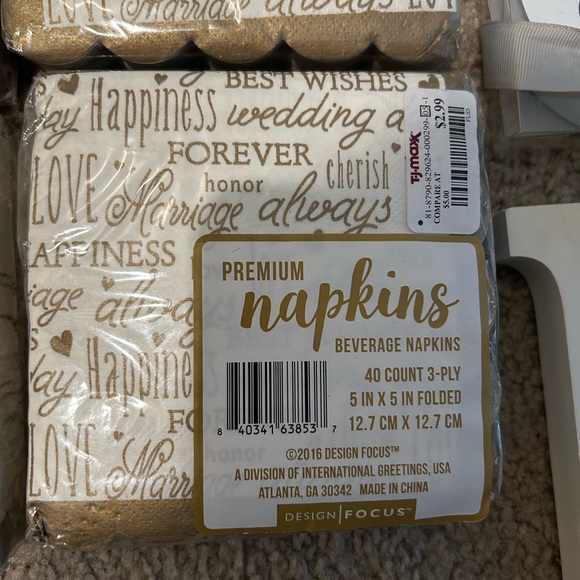 Wedding items - Picture 9 of 10